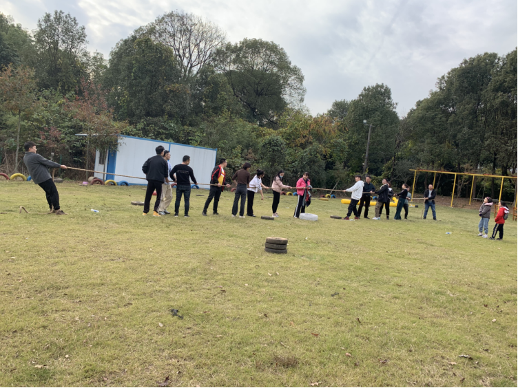 全心全力，筑梦未来